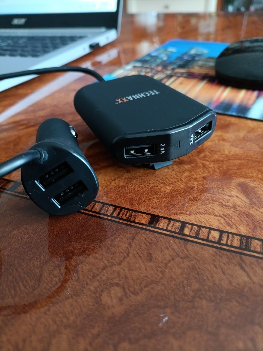 Зарядний пристрій для автомобілів з прикурювачем на 4 USB