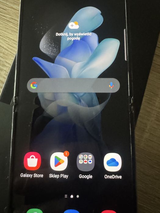 Samsung galaxy Z flip 4 8GB RAM + 128GB ROM