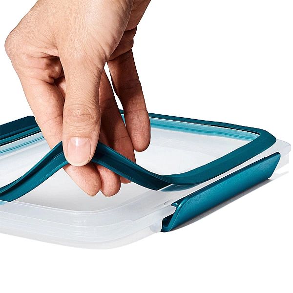 Lunchbox dwupoziomowy z pojemnikiem na sos - Good Grips / OXO