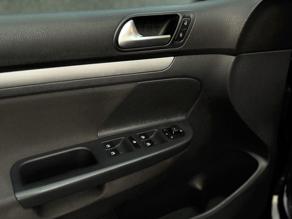 Volkswagen Golf 5 1.6 mpi 2007 рік