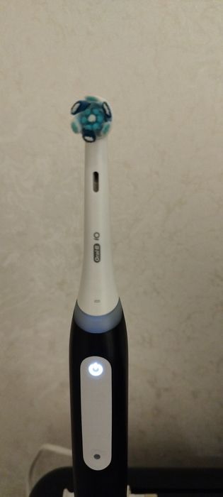 Зубная щётка Braun Oral-B IO