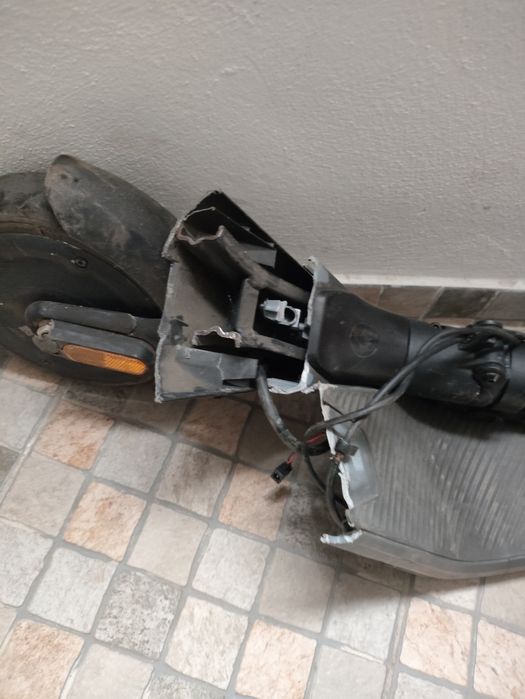 Vendo trotinete ninebot E2 partido para peças