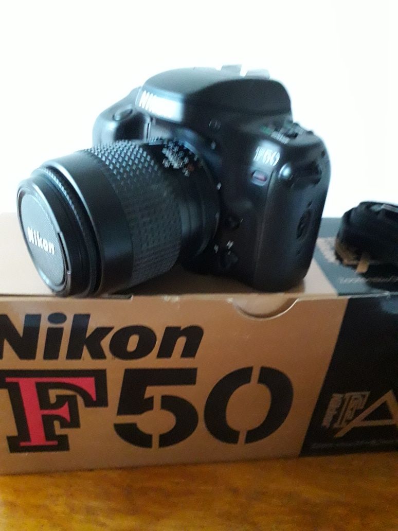 Máquina fotográfica Nikon F 50