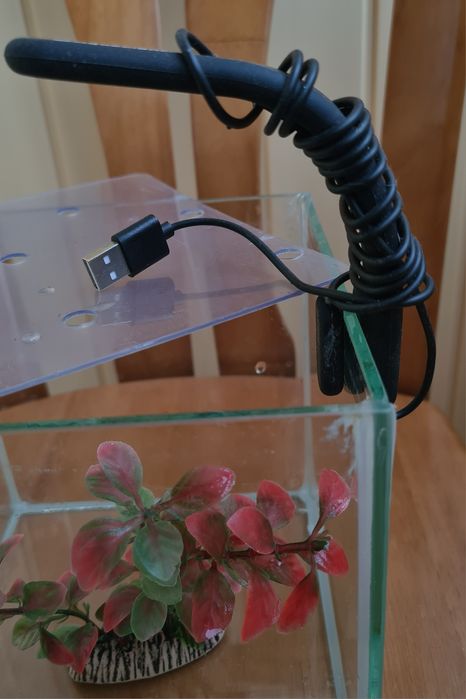 Аквариум для рыбок 5,8л + фонарик