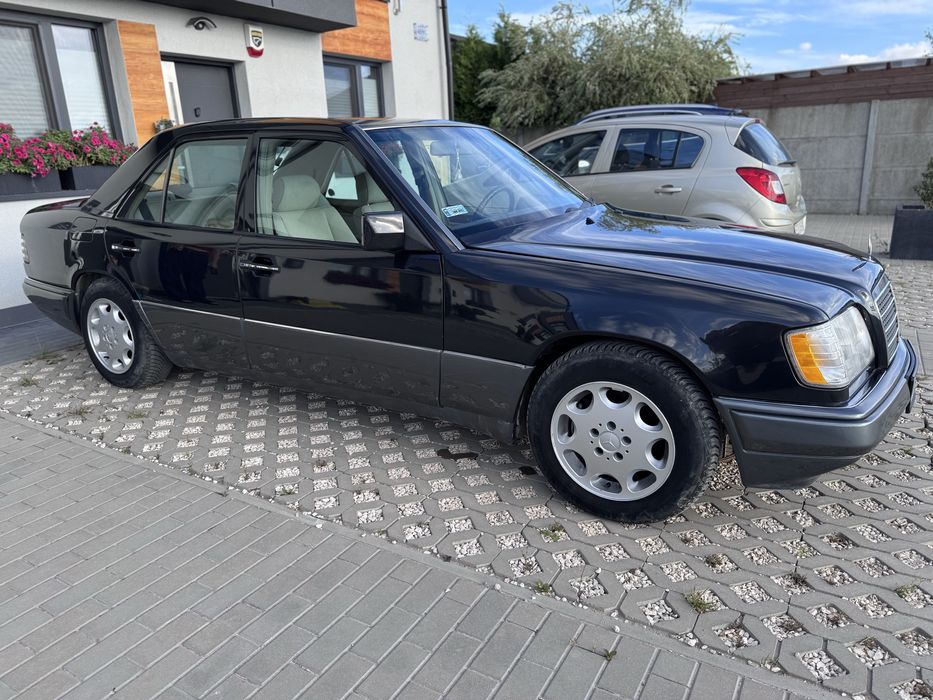 E Klasa e220 Mercedes W124 ładny baleron :)