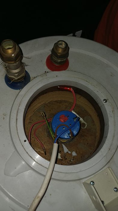 termoacumulador de agua em ferro