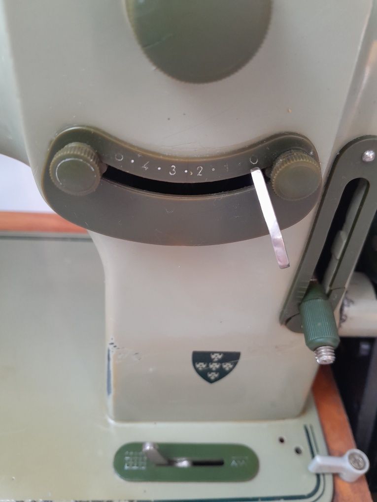 Máquina de costura Oliva CL50