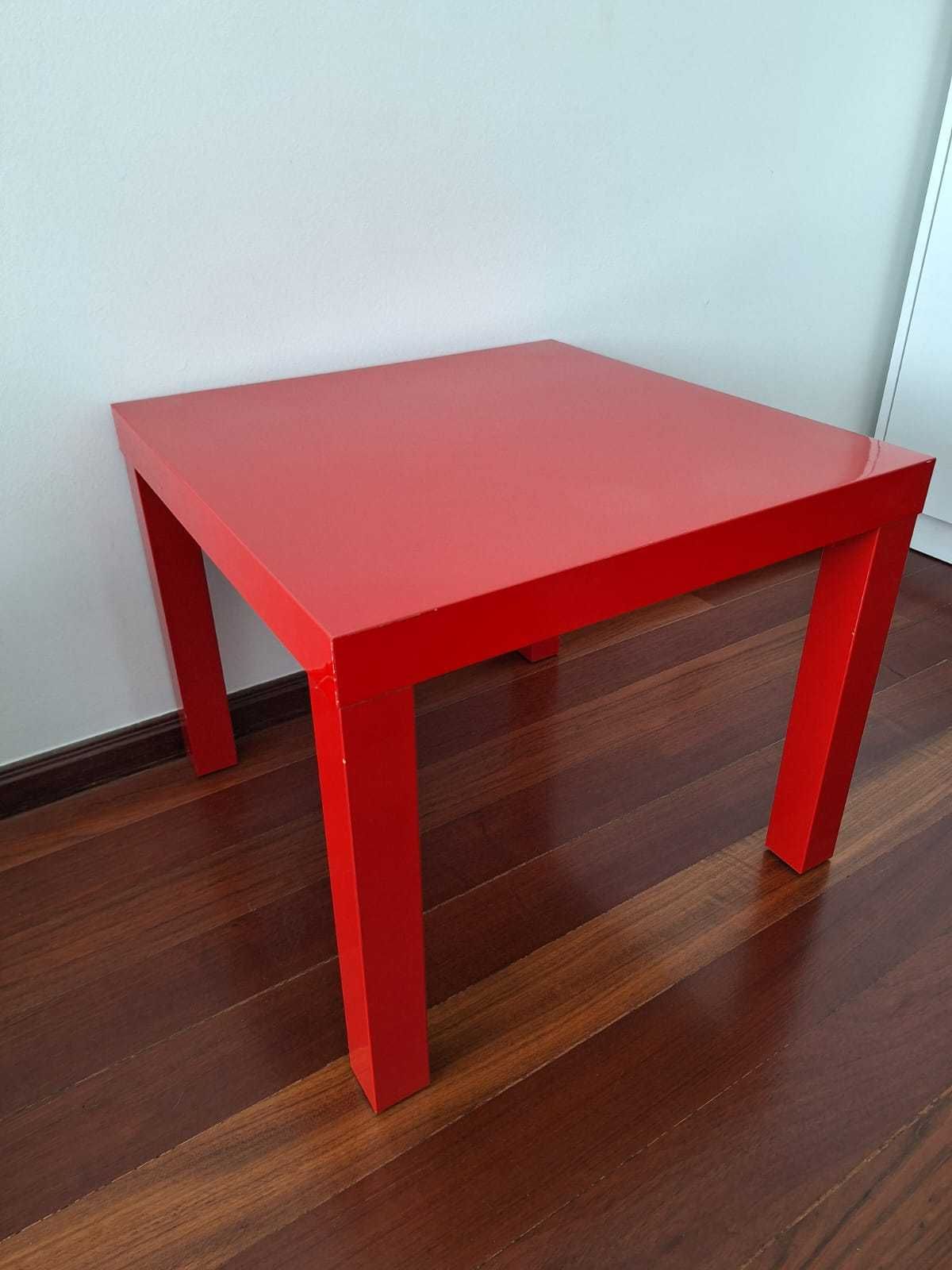 Mesa de centro quadrada vermelha