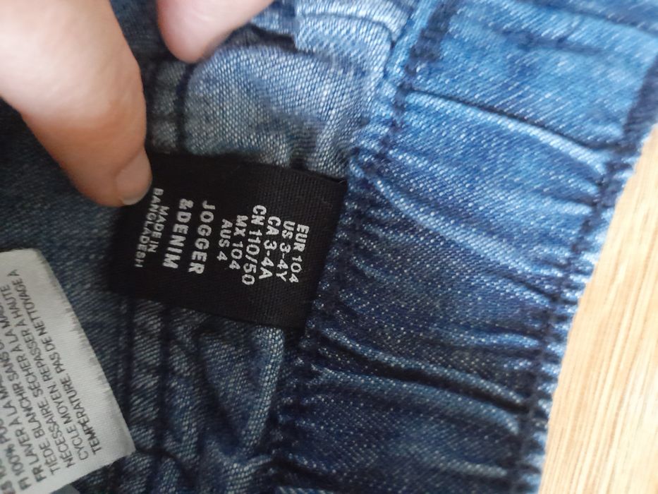 Spodnie jeansy joggery h&m dla chłopca 104