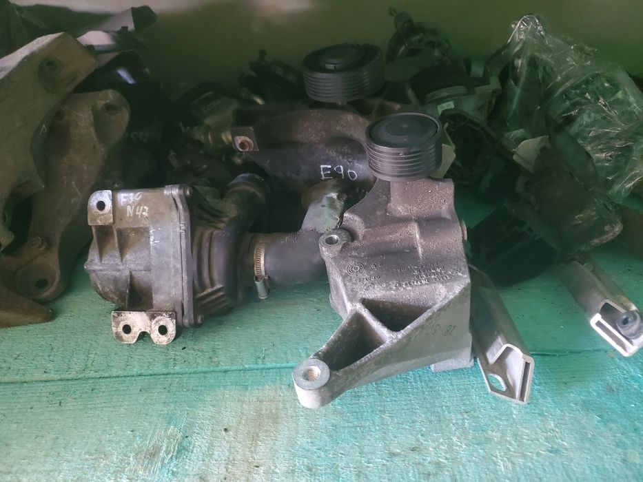 F30 bmw Стойка цапфа тормозний f31 e60 e61  f10 f11 e90 e91 f01 f02