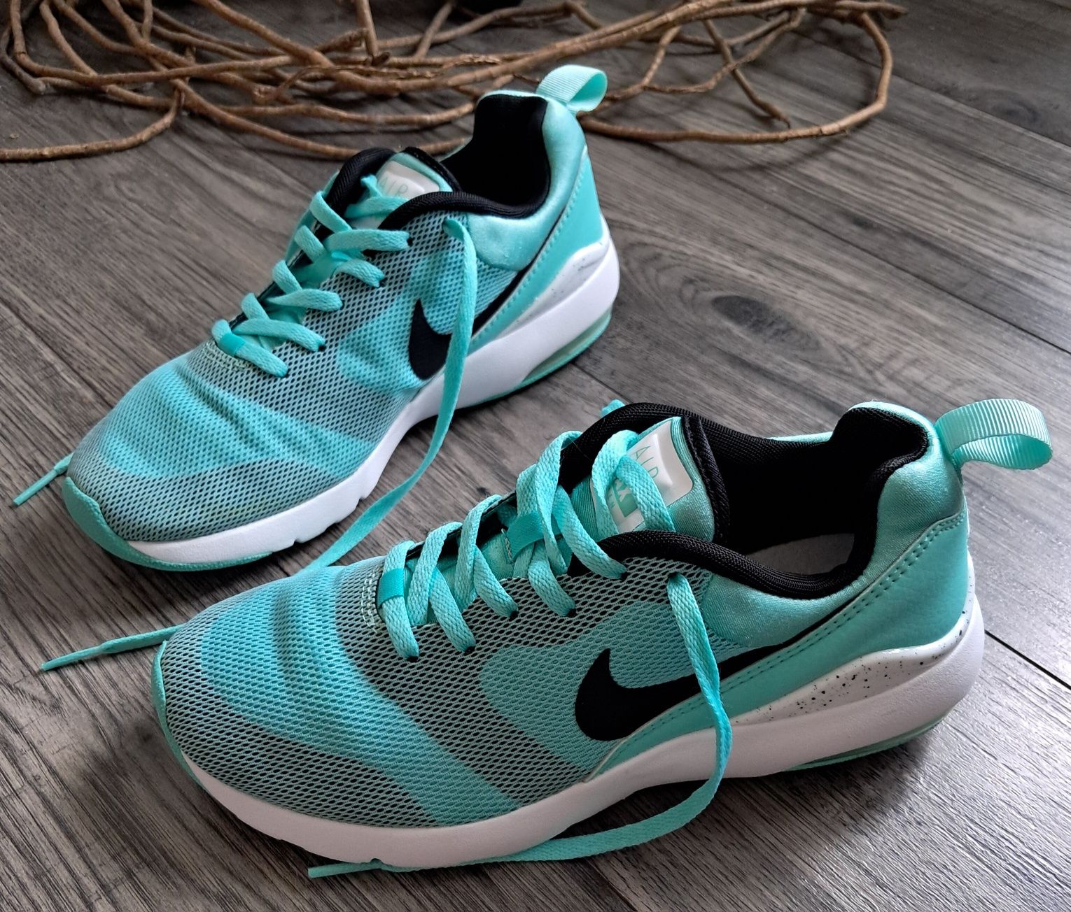 Кросівки NIKE AirMax Siren (р.36)