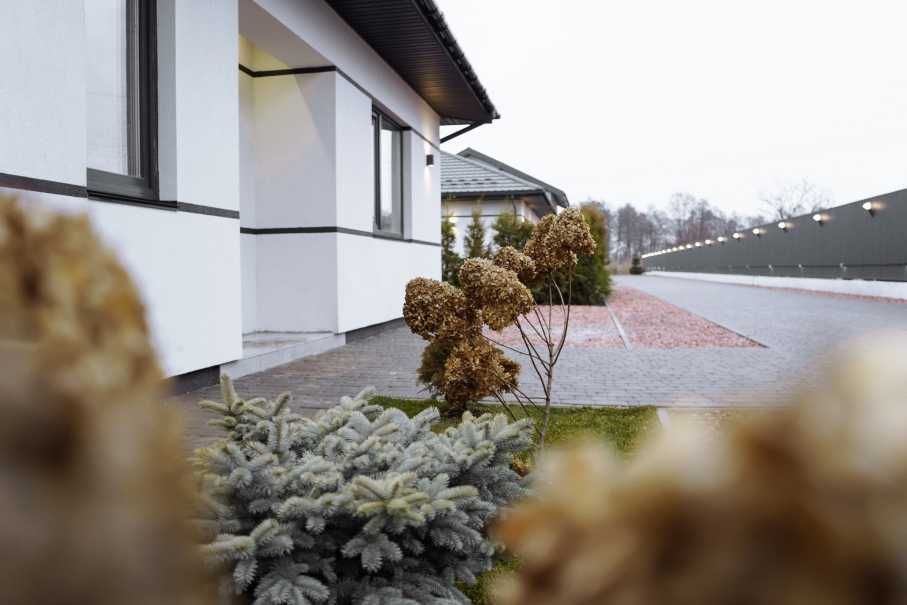 Продаж 1 поверхового будинку з верандою і ділянкою в с. Зазим'я