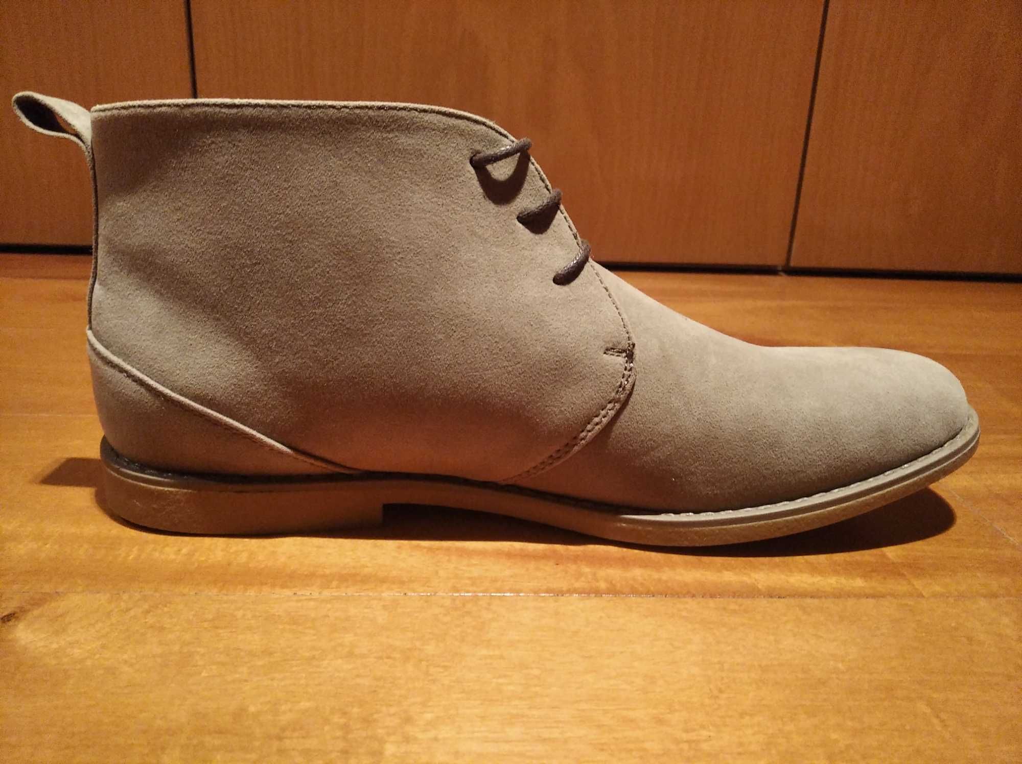 Botas de camurça 42 novas