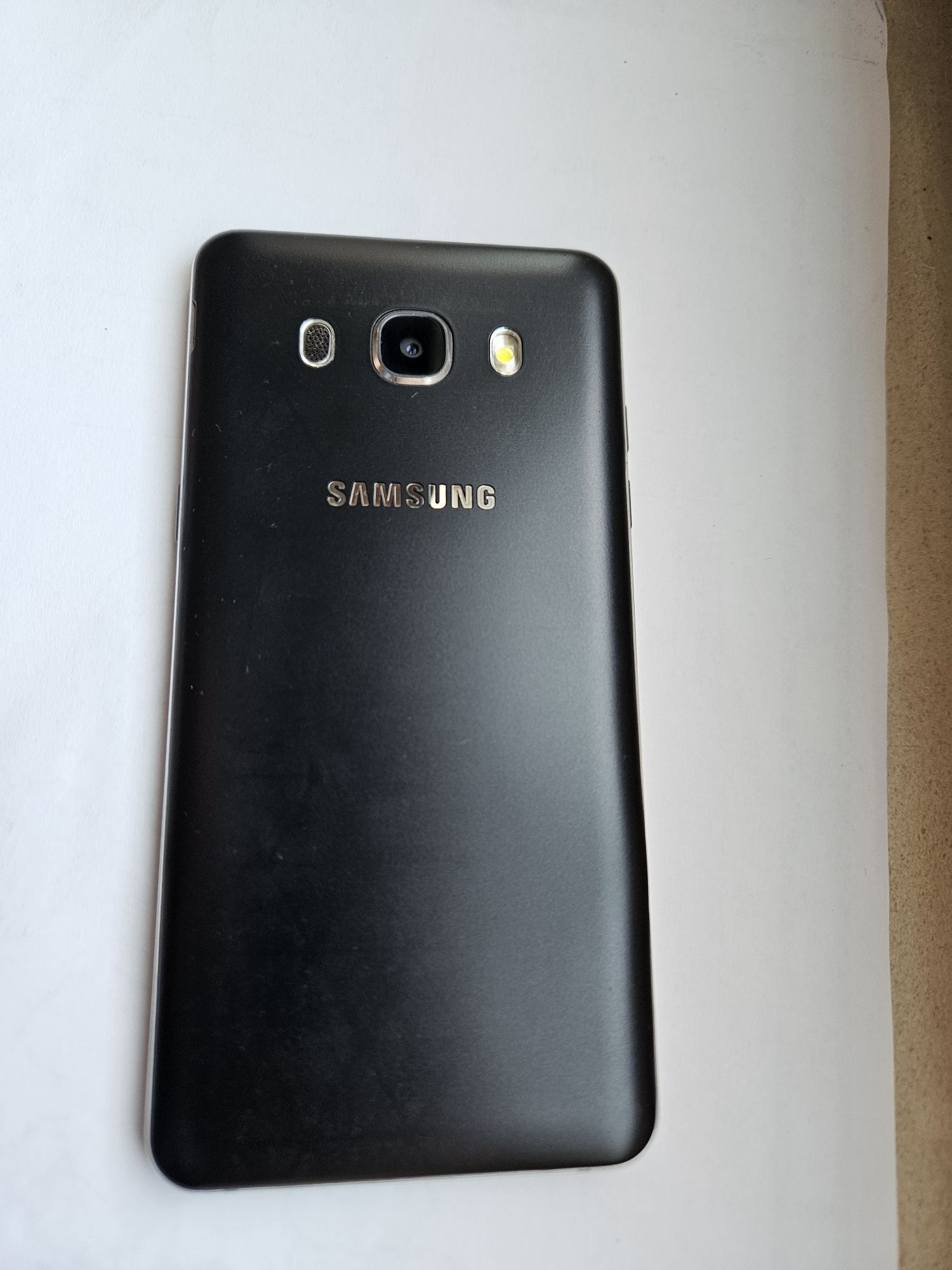 Samsung J5 - usado