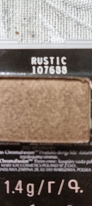 Cień do powiek Rustic.