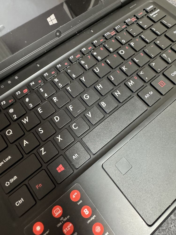 Laptop, tablet Techbite