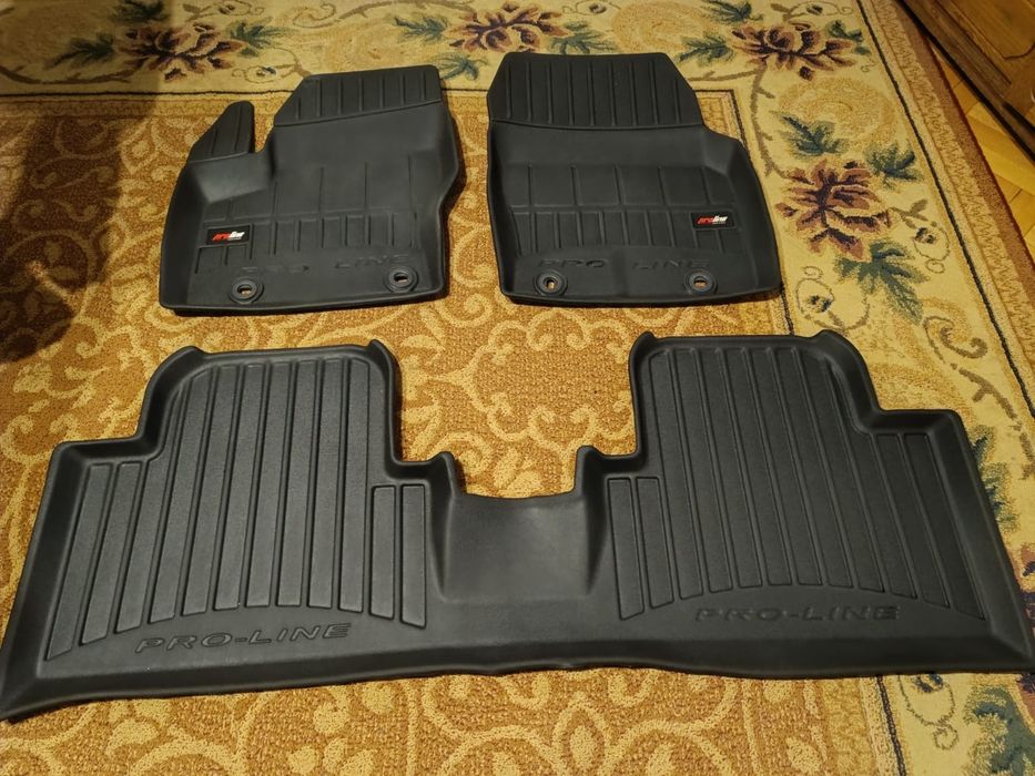 Dywaniki gumowe + mocowanie 3D do Ford Grand C-Max 2010 do 2019 r.