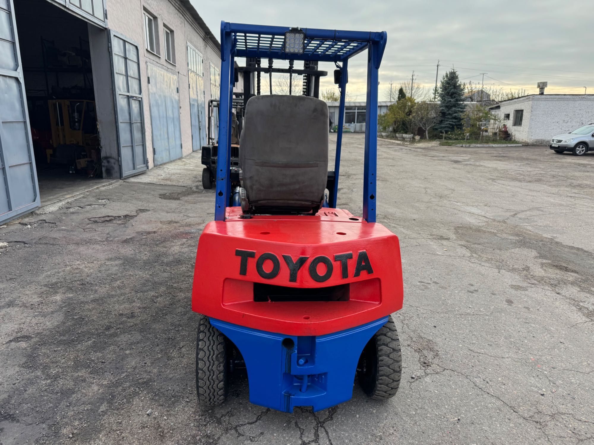 Погрузчик Toyota 2J