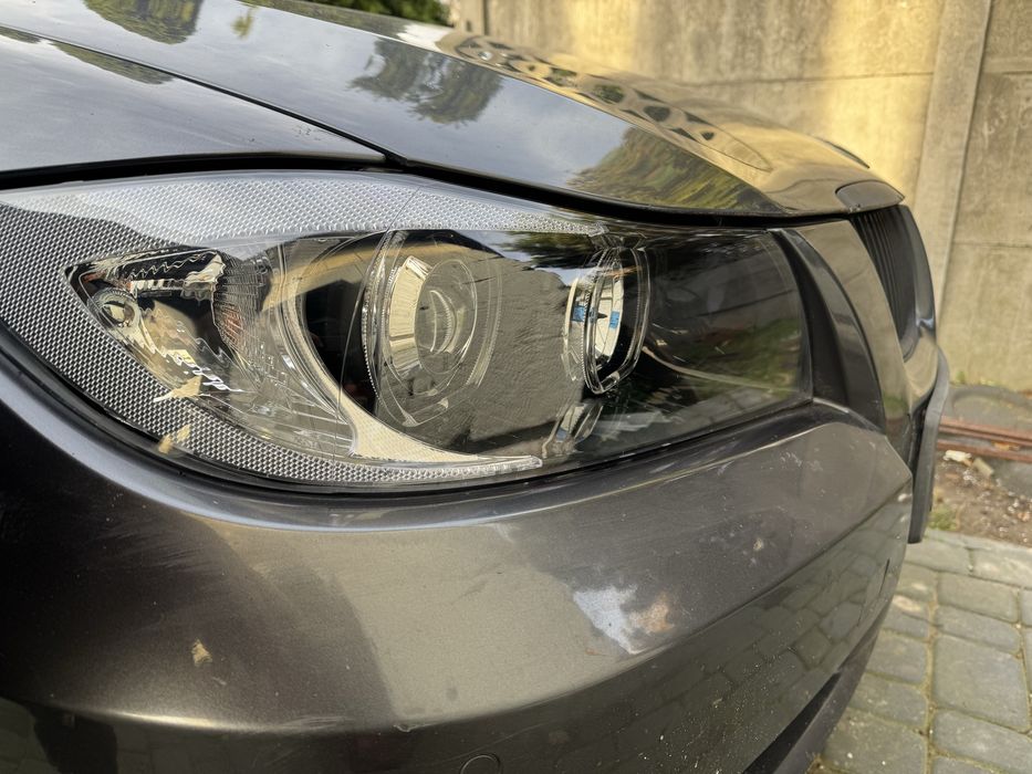 Reflektory Lampy Bmw e90/e91 ,Biale ringi ,100% sprawne .
