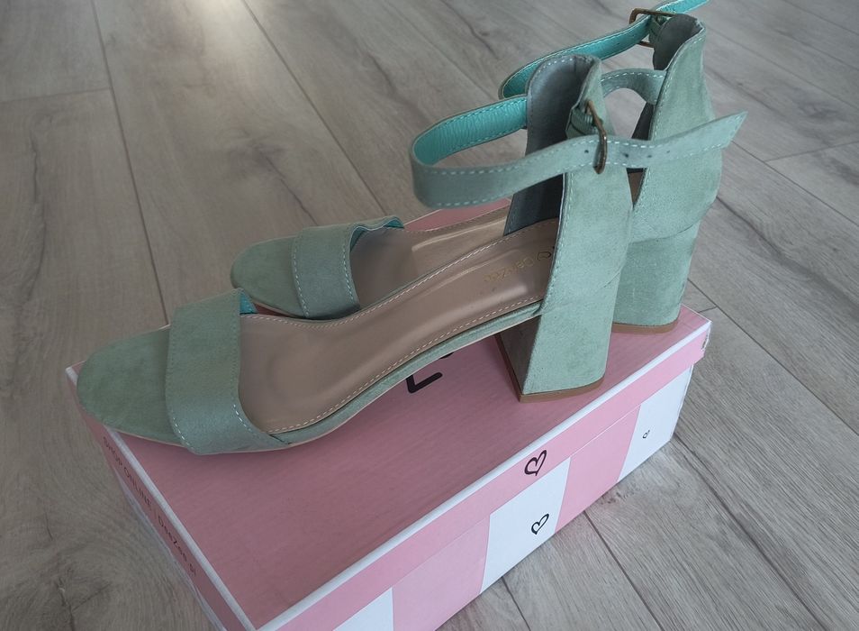 Sandały obcas 39