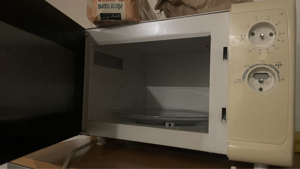 Microondas otimo aspeto