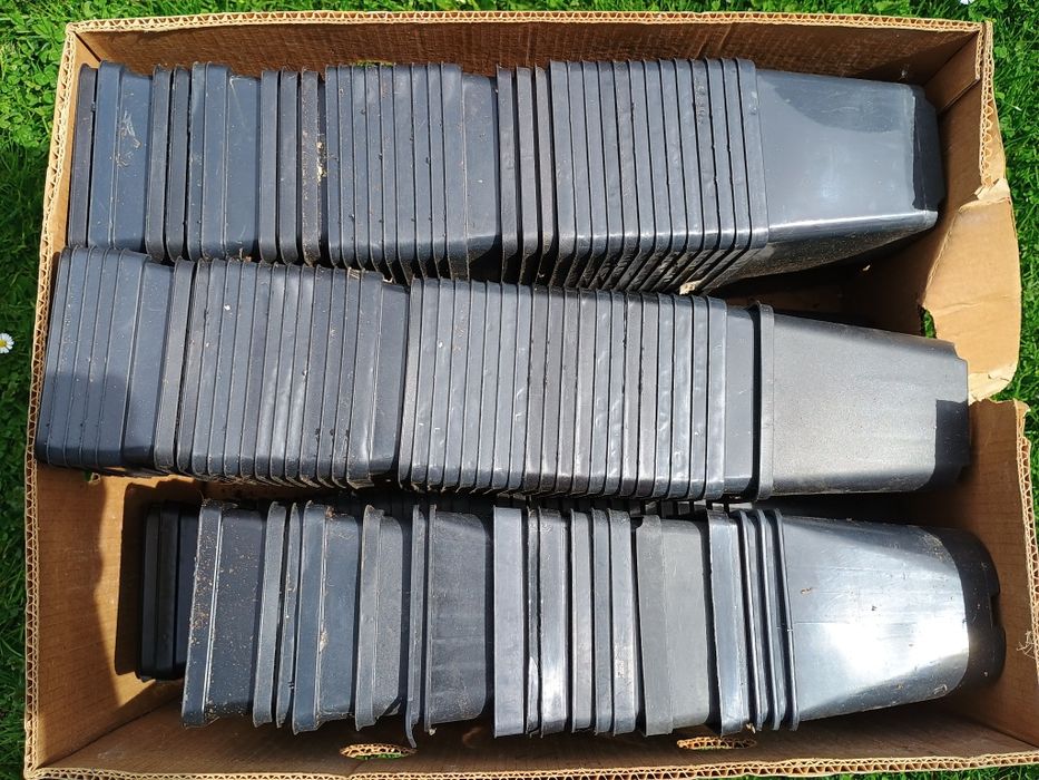 Doniczki plastikowe 190 sztuk produkcyjne rozsady używane