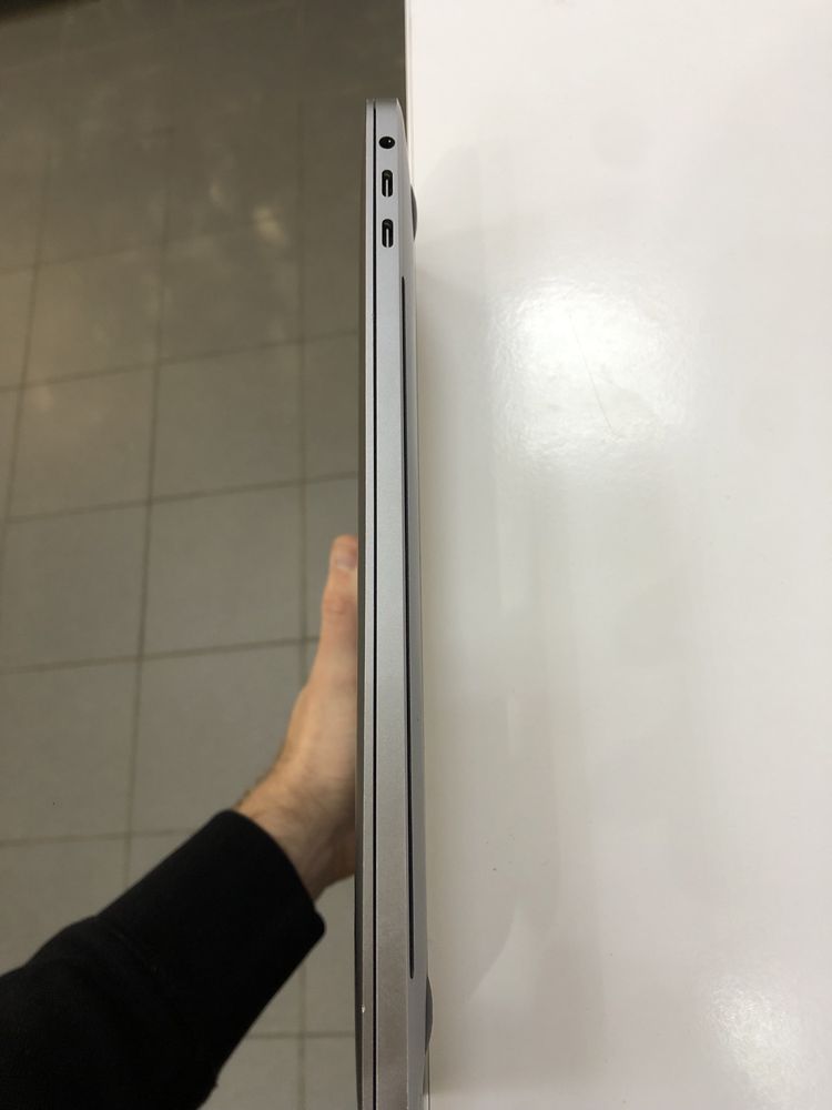 MacBook Pro 2018 15 i7 16GB Ram 512 GB space gray touchbar з гарантією