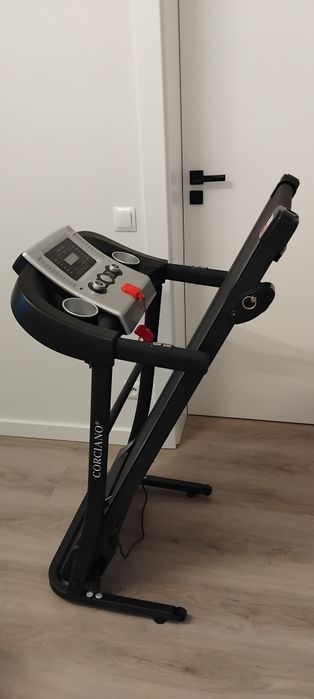 Bieżnia Elektryczna Corciano 120kg 12km/h led