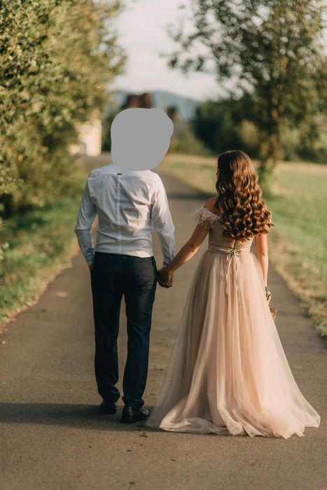 Розкішна сукня для особливих подій