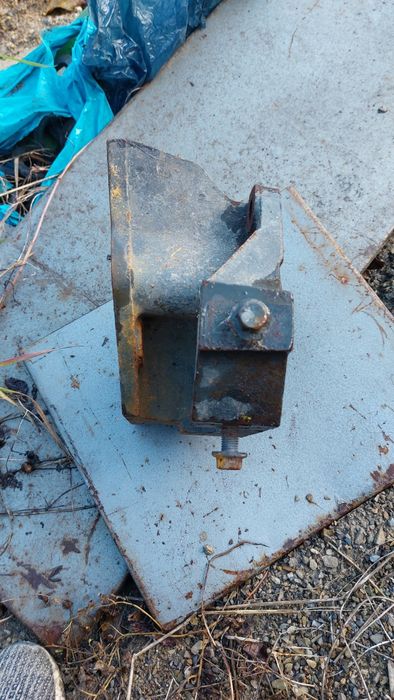 Даф розборка  Daf 45 180 піввісь  кріплення рульова рейка колонка