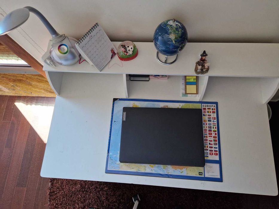 Secretária para quarto