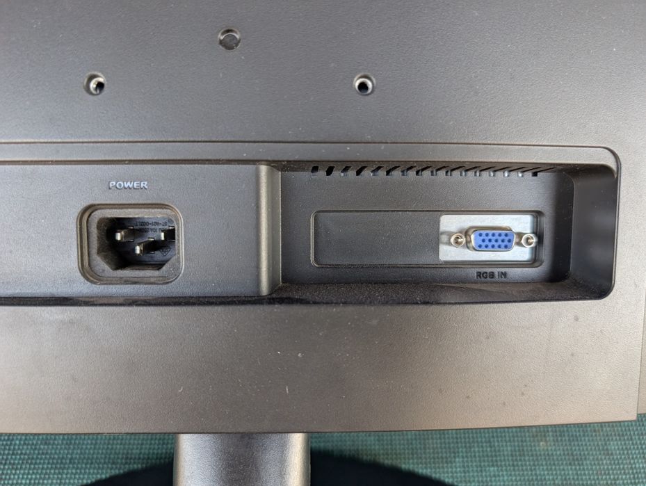 10 шт. Монітор 21.5" Samsung E2220 vga