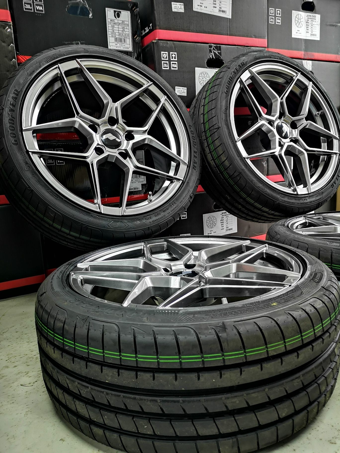 Felgi Japan Racing JR34 18" 18x8J ET42 5x114 Kia Ceed Proceed GT