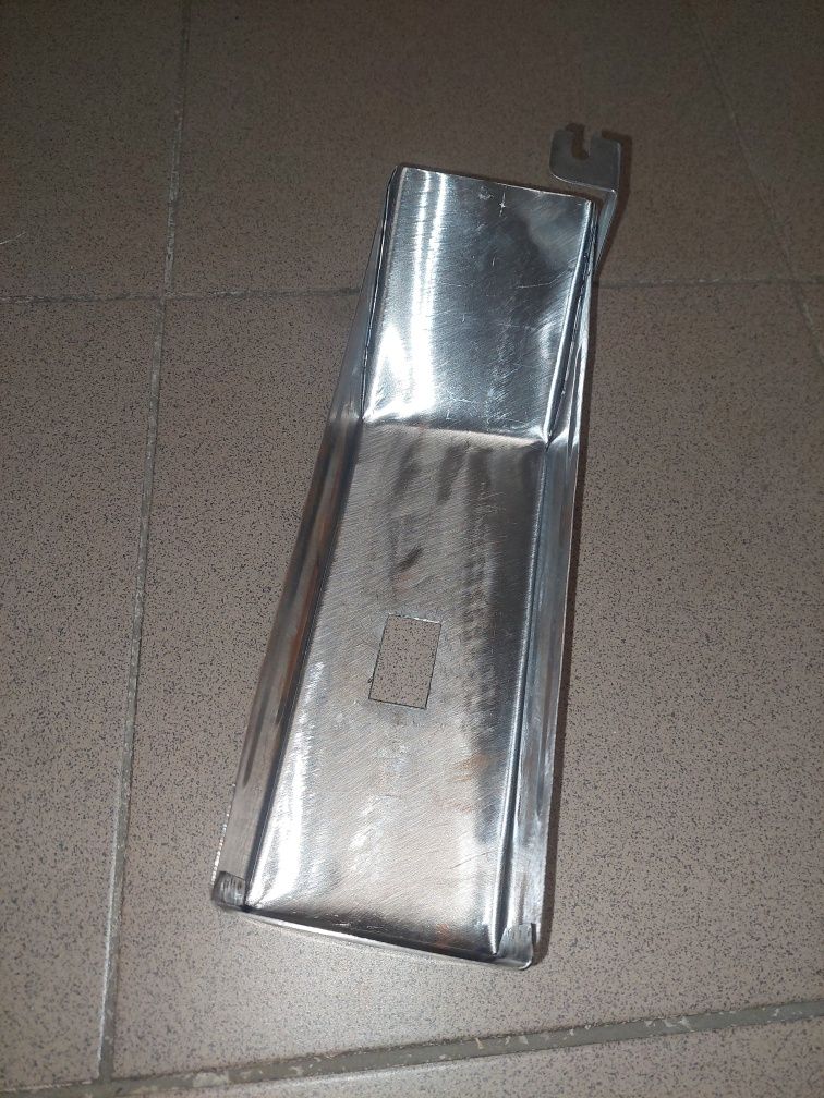 Sprzedam nowy schowek narzędziowy metalowy pod siedzenie wsk 125 175