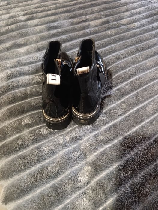 Продам полуботінки