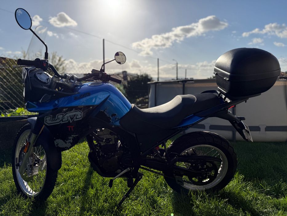 Motociclo UM Adventure