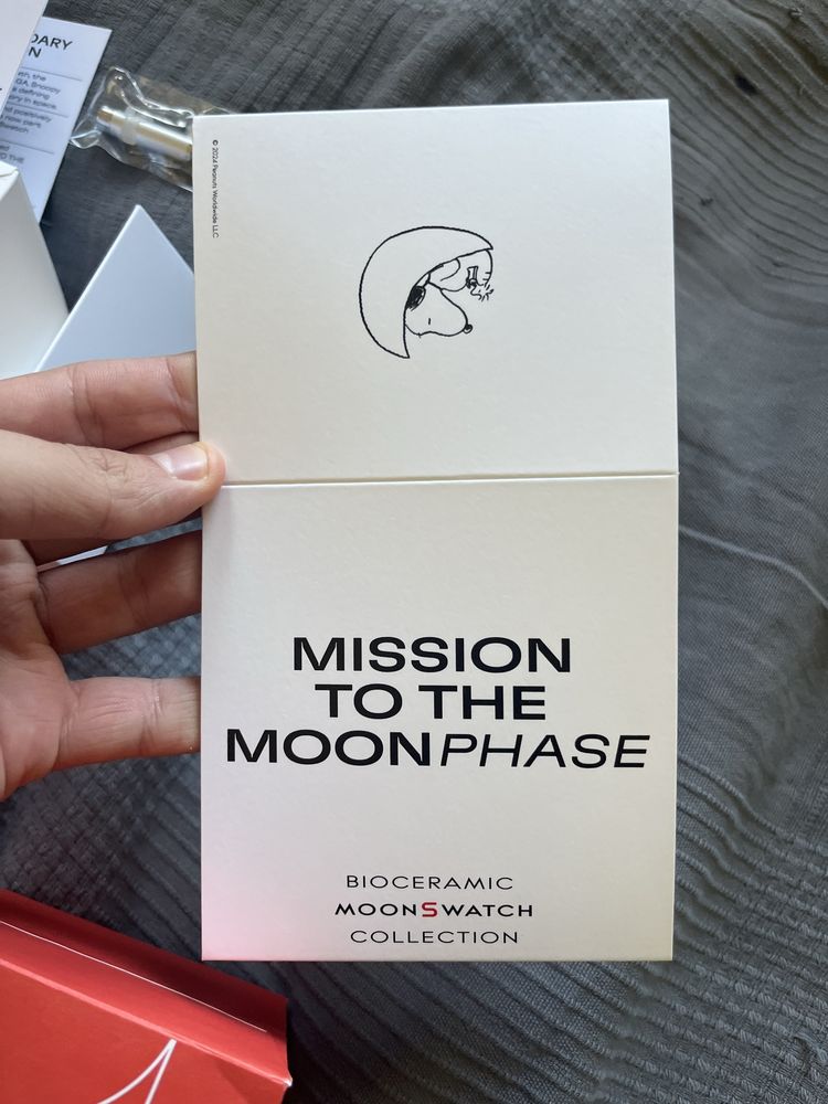 Swatch omega moonswatch moonphase snoopy