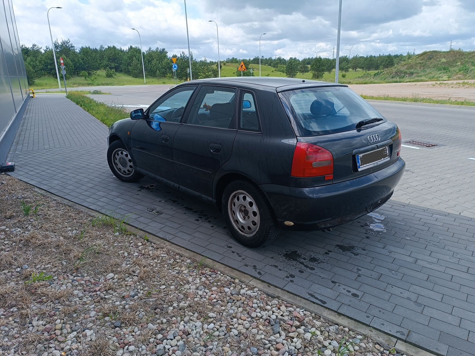 Audi A3 8p 5 drzwi 1.8 Benz+LPG alusy klima kubełki na dojazdy !!