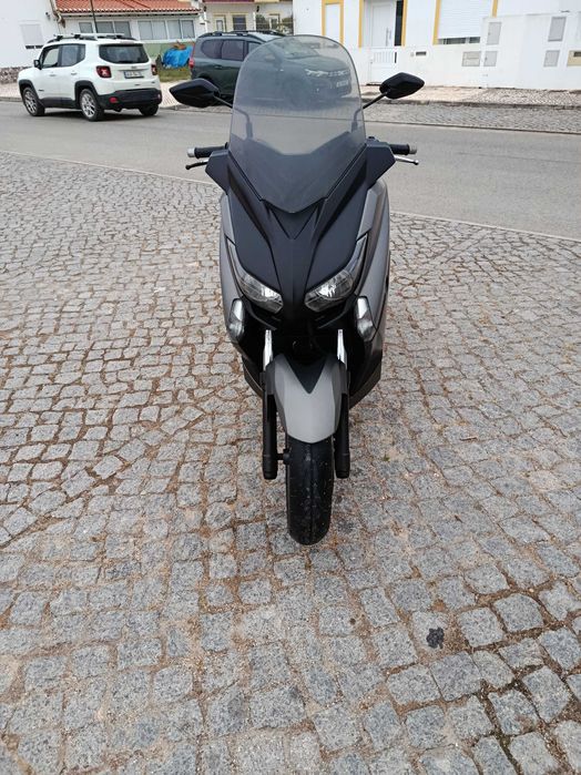 Yamaha x-max 250