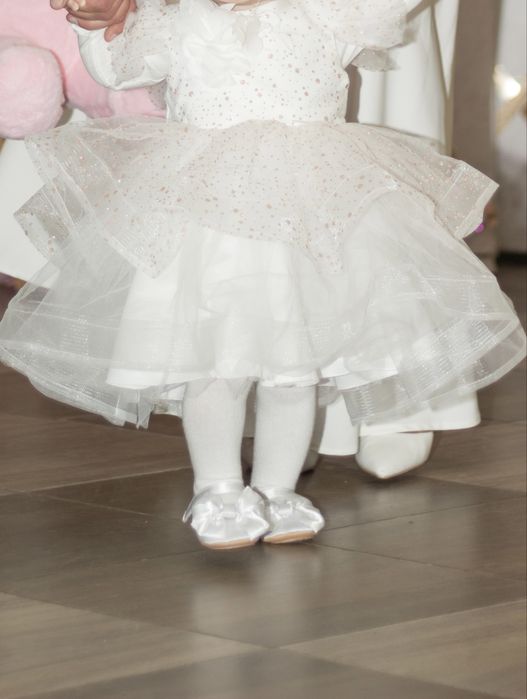 Плаття для дівчинки біле з позолотою