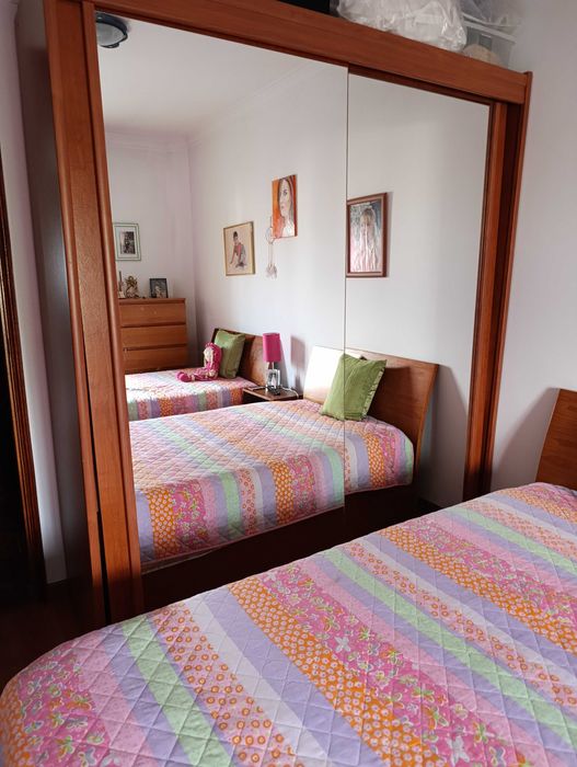 Quarto completo em pinho mel