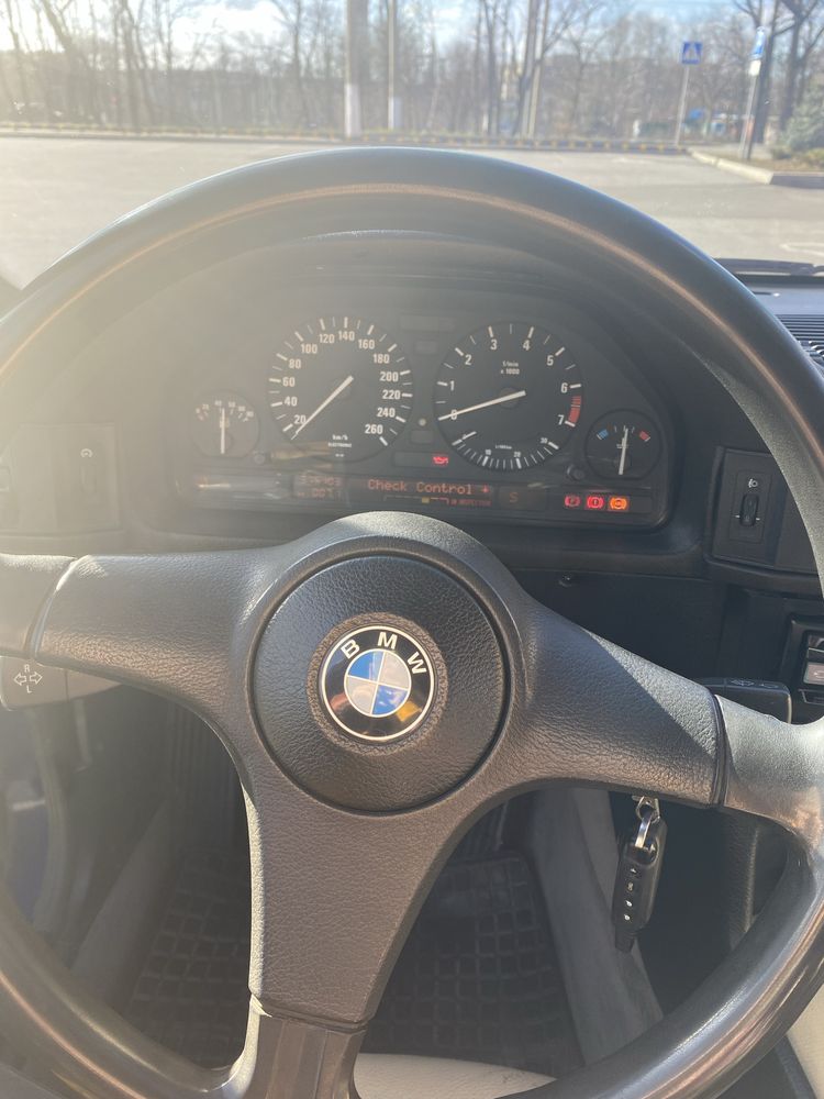 Продам BMW E34 520 M50