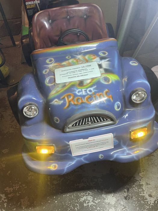 2 дитячі атракціони “Таксі” та «Гоночне авто».