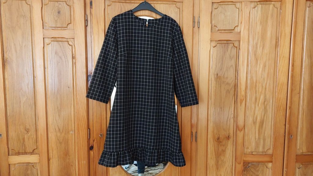 Elegancka sukienka w kratę Forseti 38/M bdb