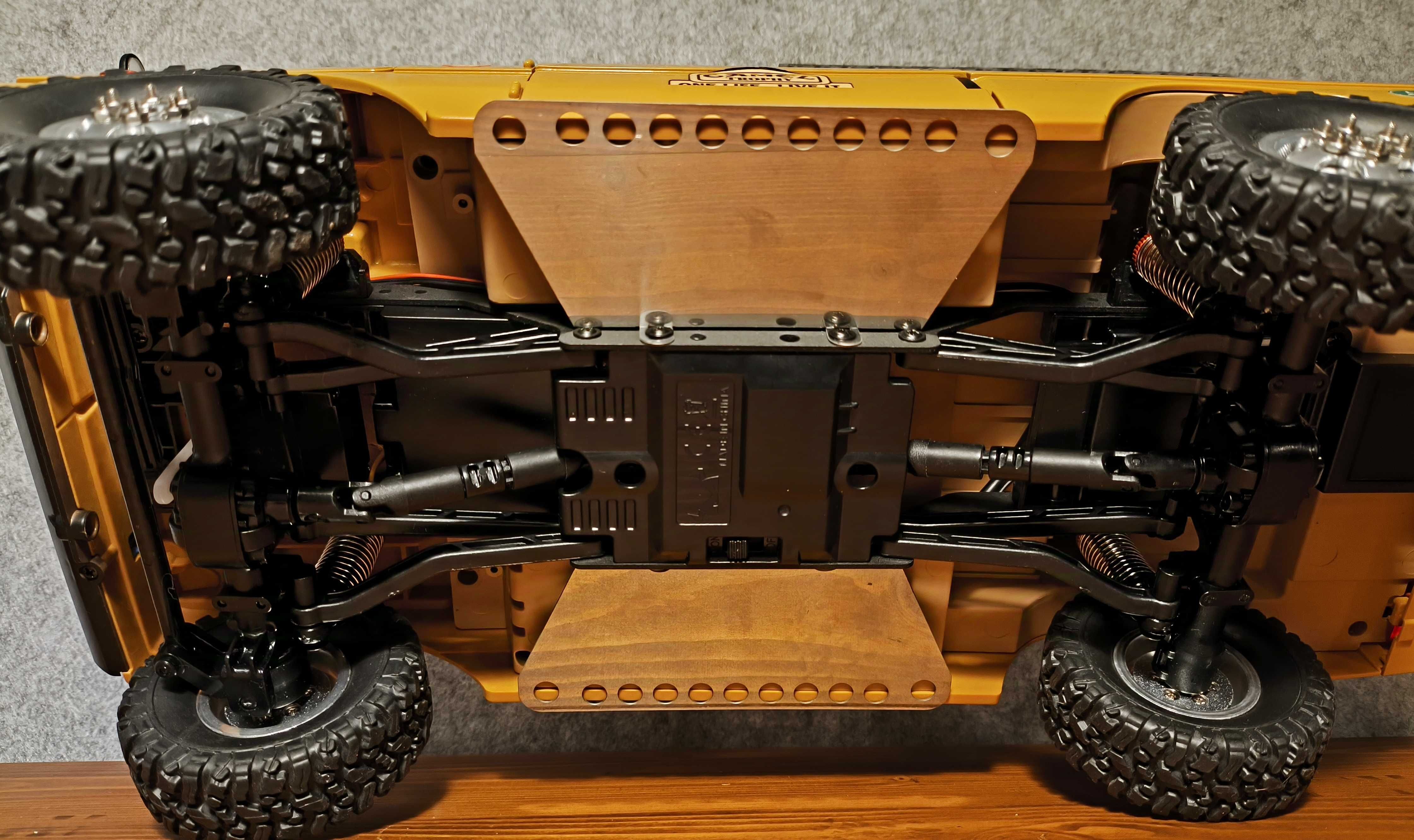 Range Rover 1970 Camel Trophy RC 1:12 RTR