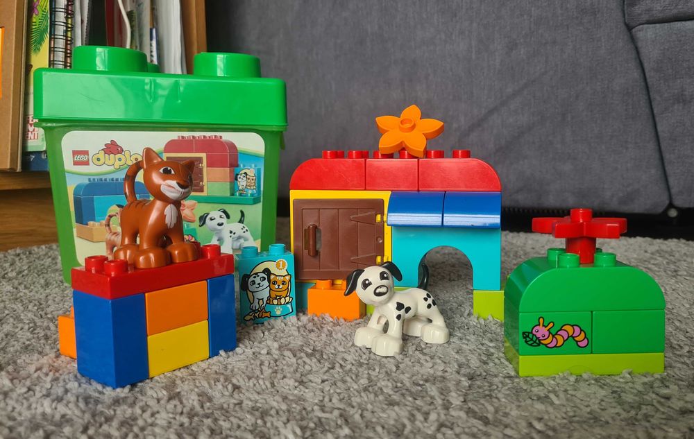 Lego Duplo w plastikowym pudełku