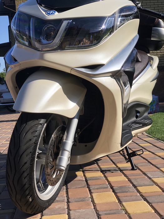 Свіжак!З Японії ! PIAGGIO X10-350!