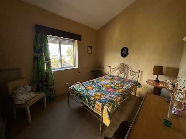 Cama de ferro antiga