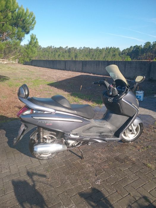 SYM GTS EVO - 125CC - Bem estimada