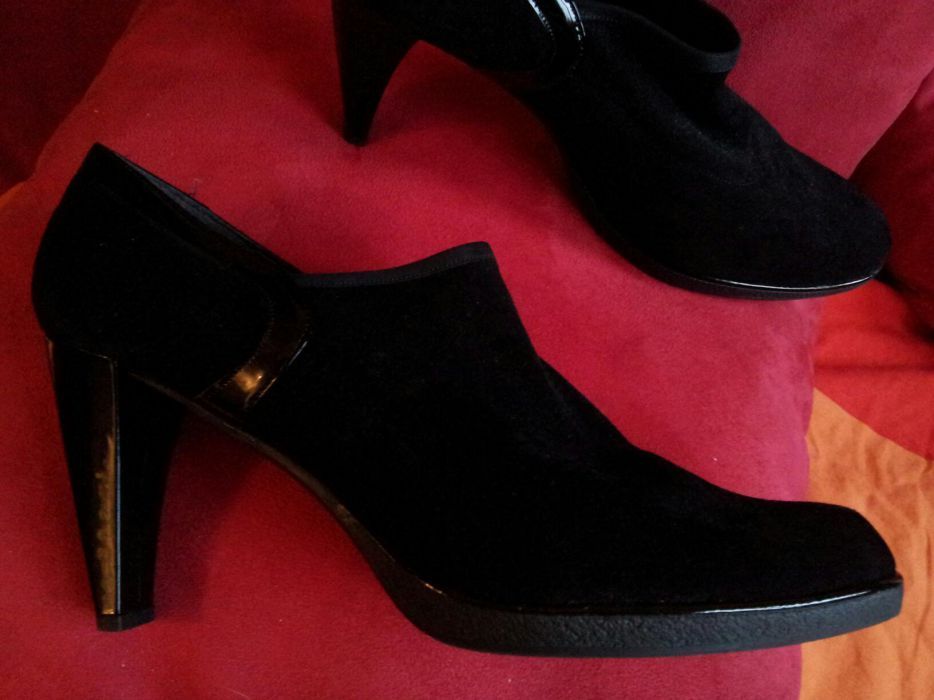 Nowe buty na obcasie marki STUART WEITZMAN r.40/41 okazja